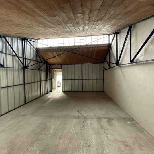 SISYPHE immobilier : Garage / Parking | LE PUY-SAINTE-REPARADE (13610) | 42.00m2 | 400 € 
