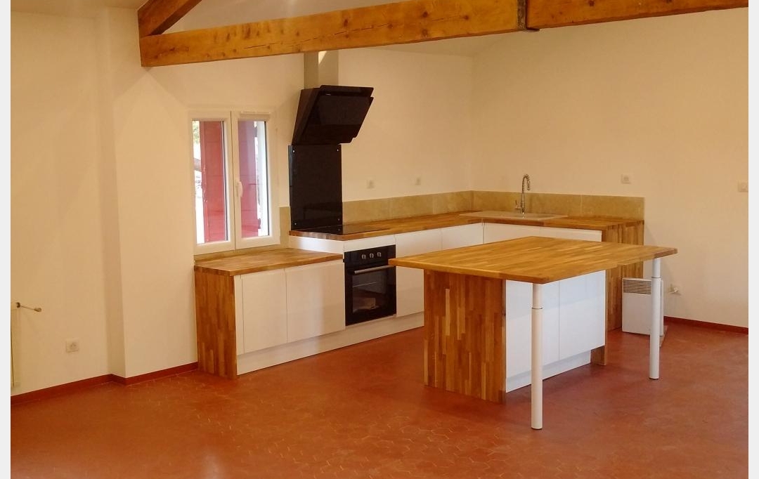 SISYPHE immobilier : Maison / Villa | VENELLES (13770) | 136 m2 | 1 963 &euro; 