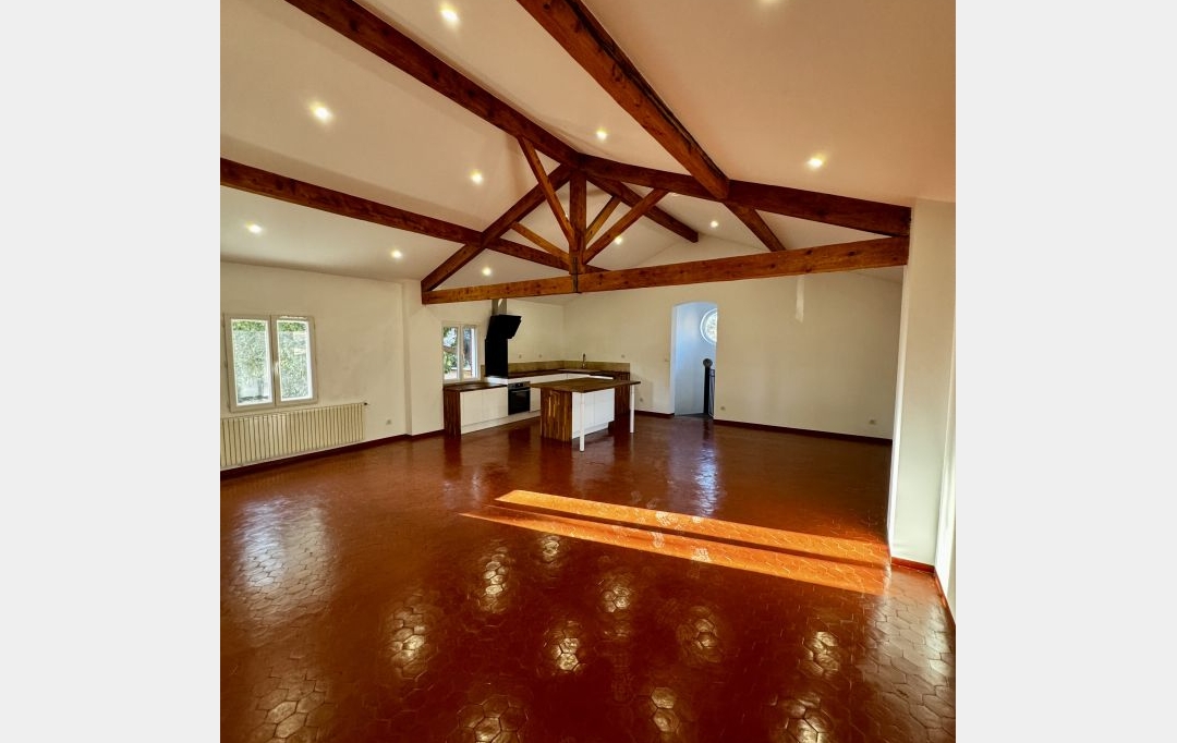 SISYPHE immobilier : Maison / Villa | VENELLES (13770) | 136 m2 | 1 935 &euro; 