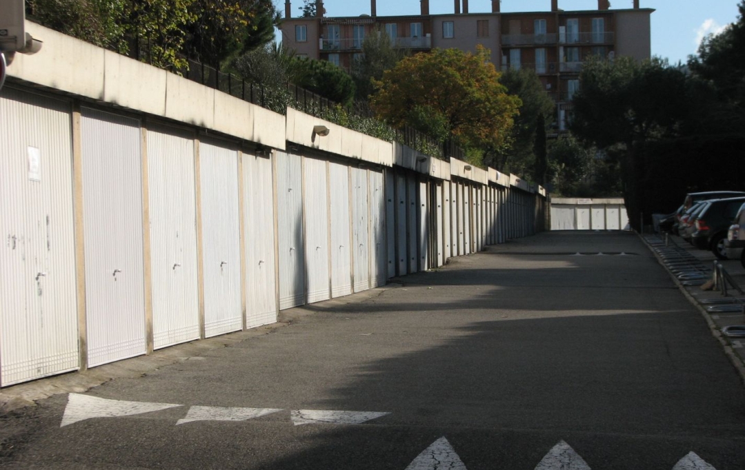 SISYPHE immobilier : Garage / Parking | MARSEILLE (13009) | 13 m2 | 71 000 &euro; 