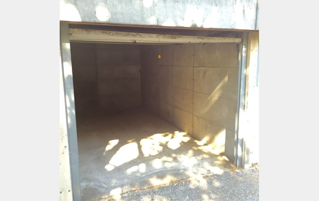 SISYPHE immobilier : Garage / Parking | MARSEILLE (13009) | 13 m2 | 71 000 &euro; 